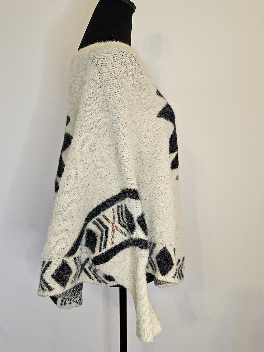 Kamana Southwestern Aztec Geometric Knit Poncho Sweater - Picture 3 of 6